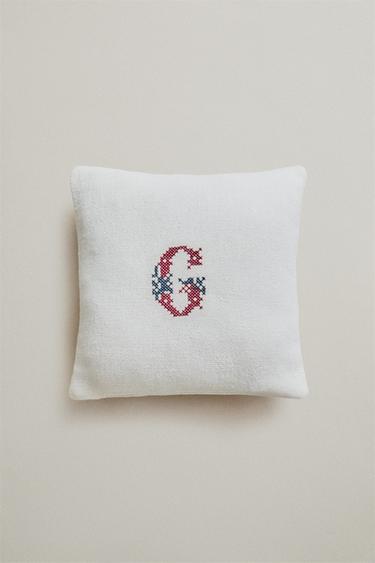 LETTER G EMBROIDERED LINEN CUSHION — Ecru 1