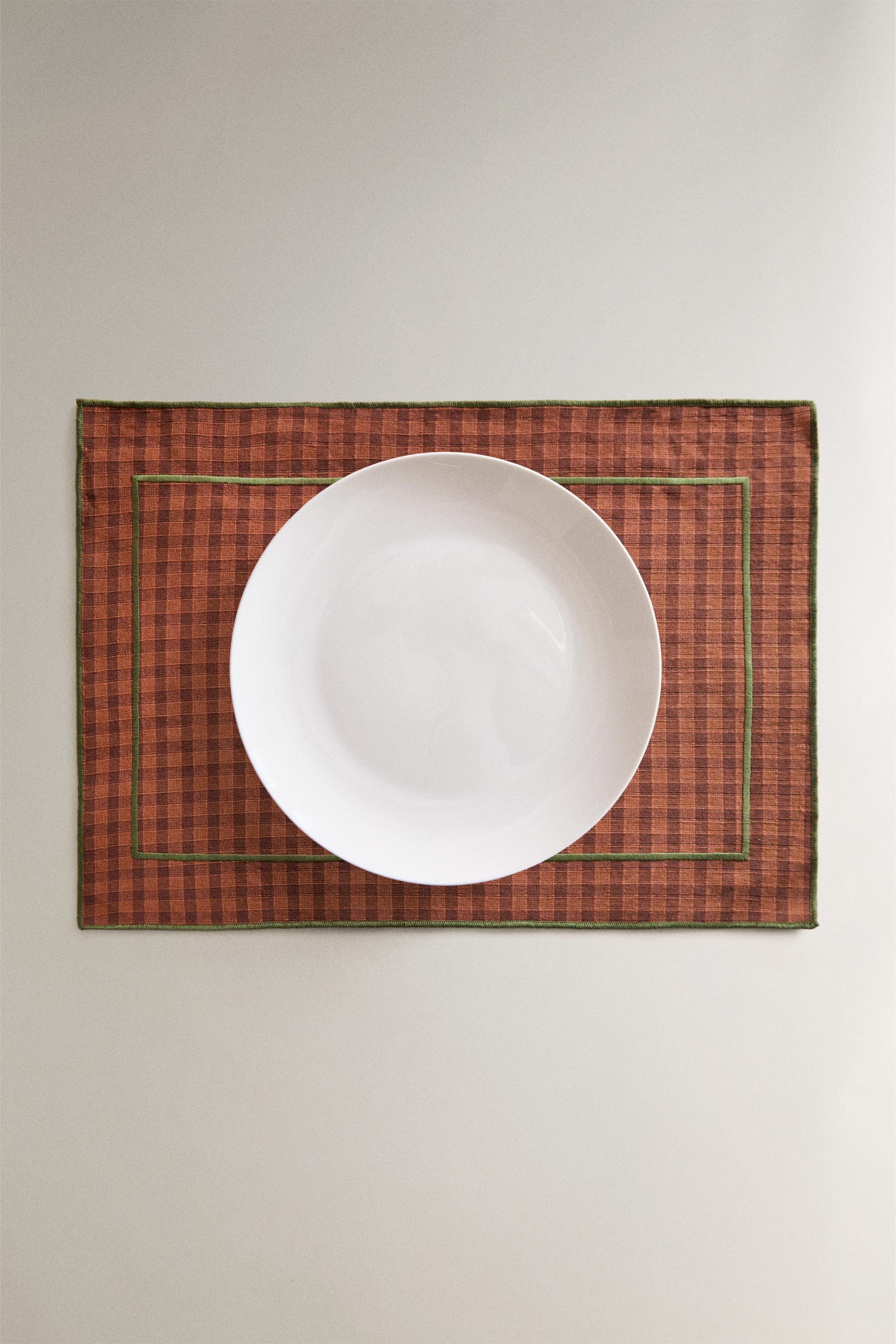 SET DE TABLE CARREAUX ET SURPIQÛRES