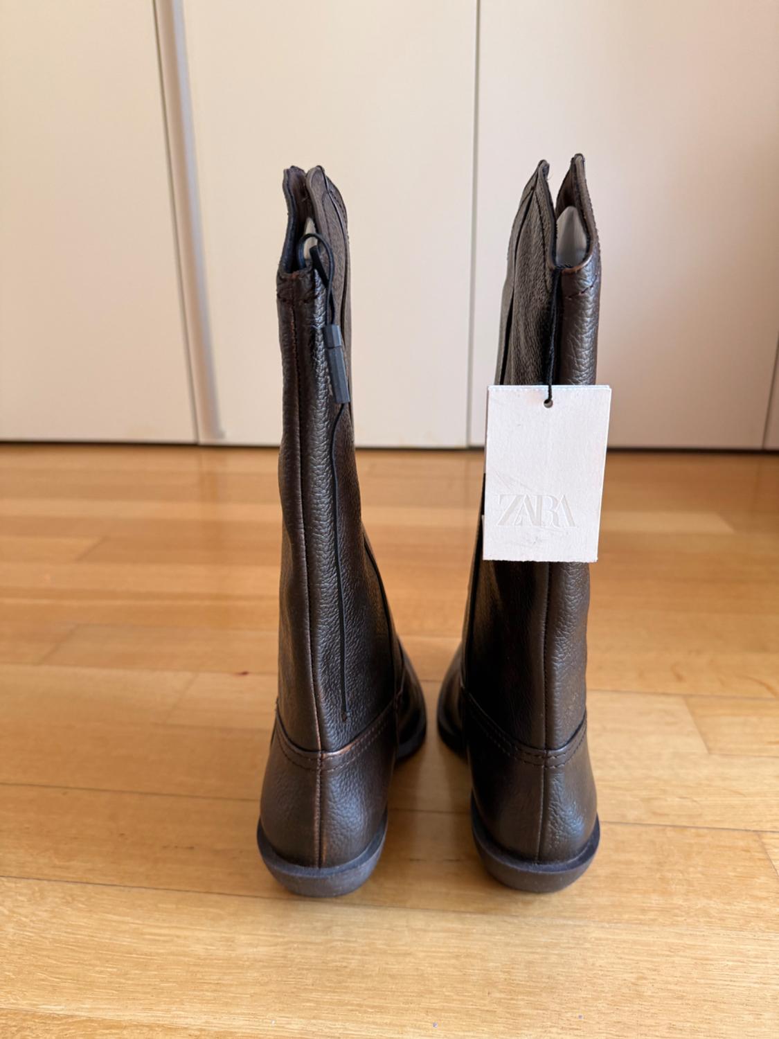 LEATHER COWBOY STYLE BOOTS - Image 3