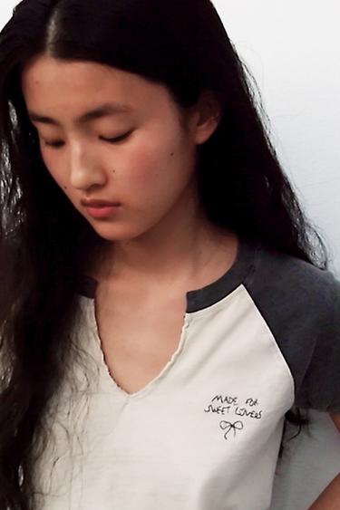 CAMISETA LAVADA MANGA RANGLÁN - Crudo de Zara