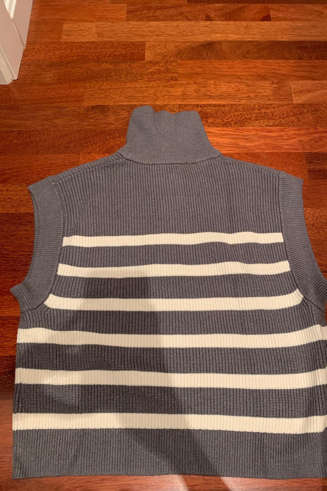 STRIPED KNIT VEST - Image 3