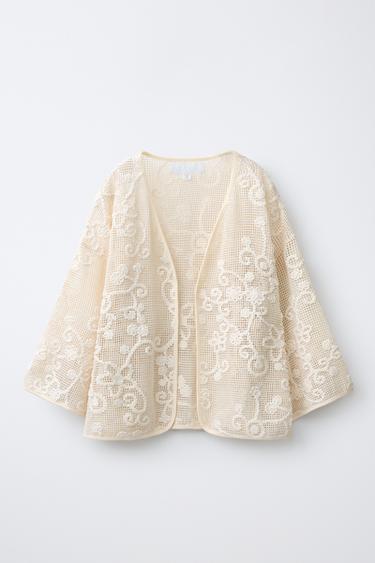 КИМОНО С ЦВЕТОЧНОЙ ВЫШИВКОЙ — ЭКРЮ от Zara