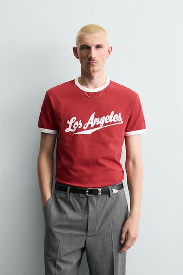 CAMISETA RIB CONTRASTE TEXTO - Rojo de Zara