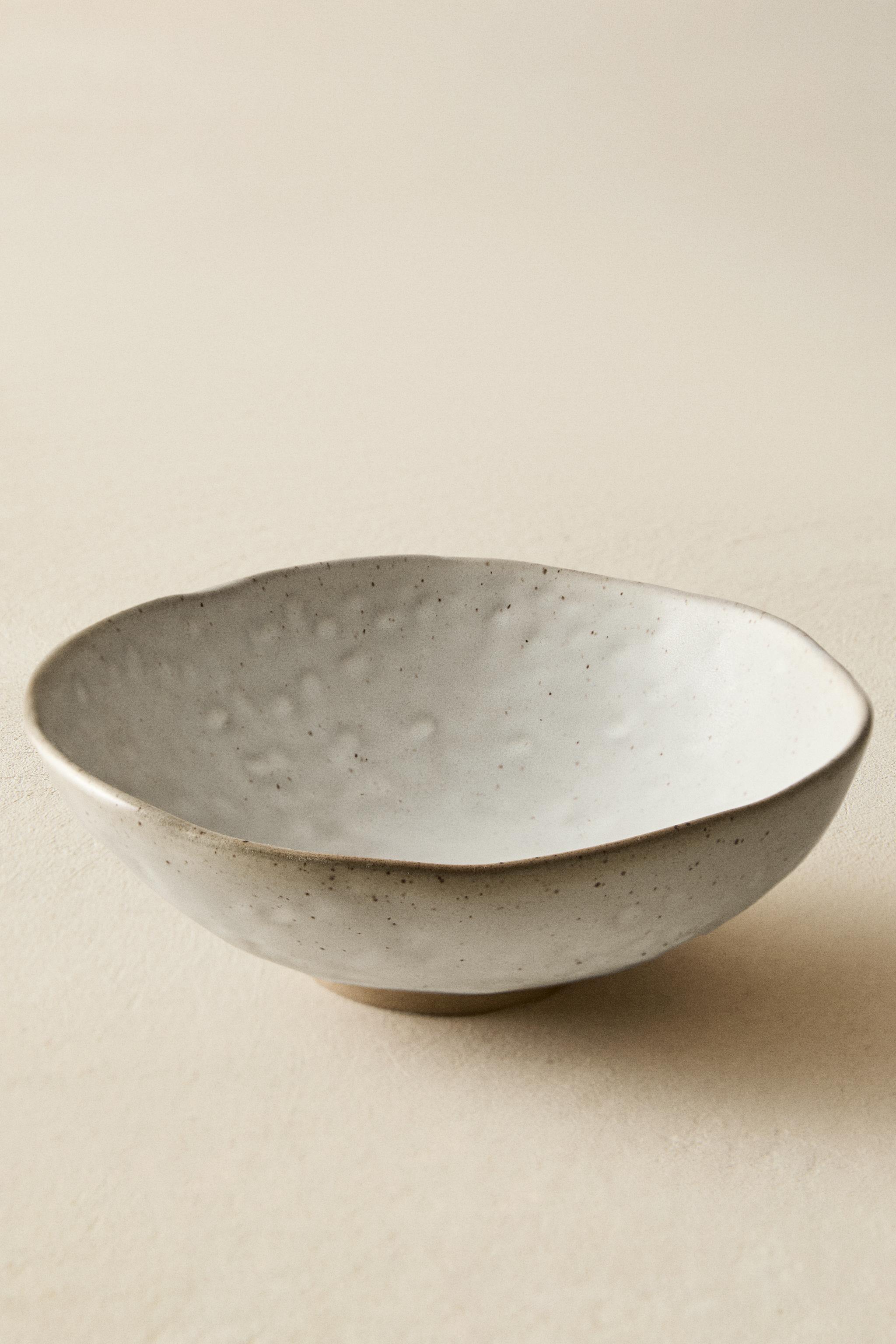 TEXTURED STONEWARE BOWL