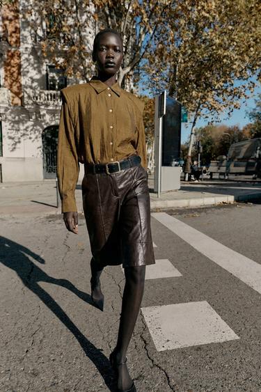CAMISA HOMBRERAS CON LINO - Khaki oscuro de Zara