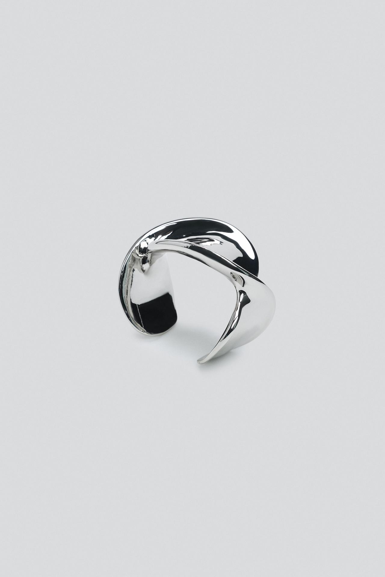 TWISTED METALLIC BRACELET — Silver