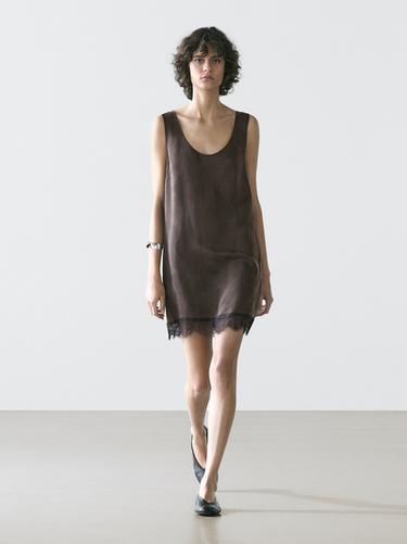 Robe courte fluide détail dentelle - Chocolat de Zara - Image 0