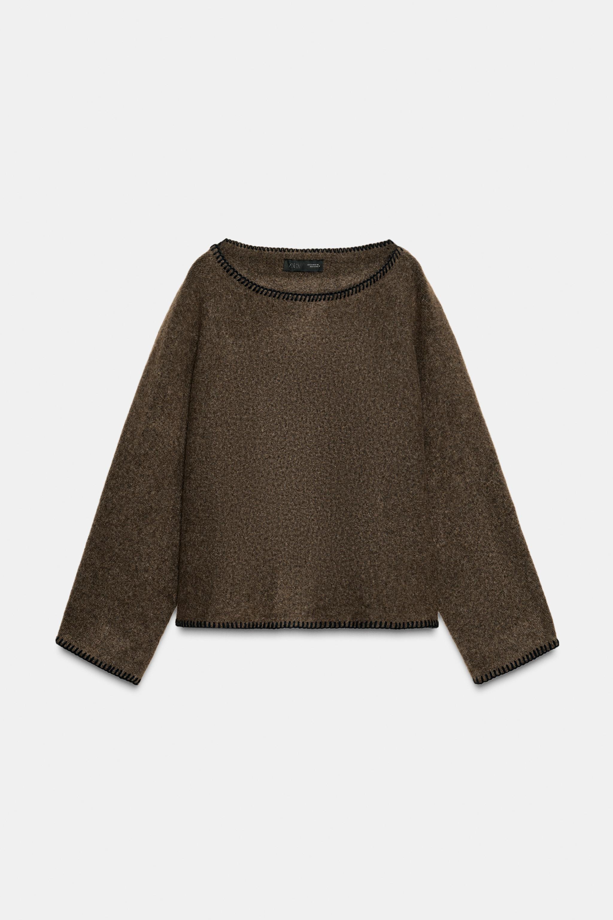 PULL EN MAILLE AVEC SURPIQÛRES CONTRASTE