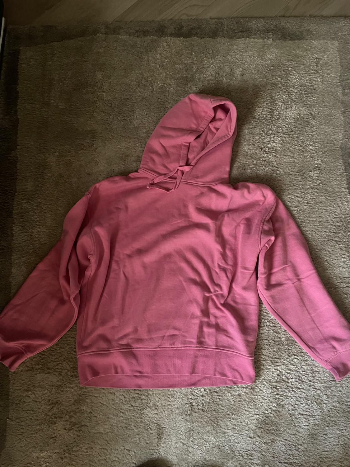 BASIC HOODIE