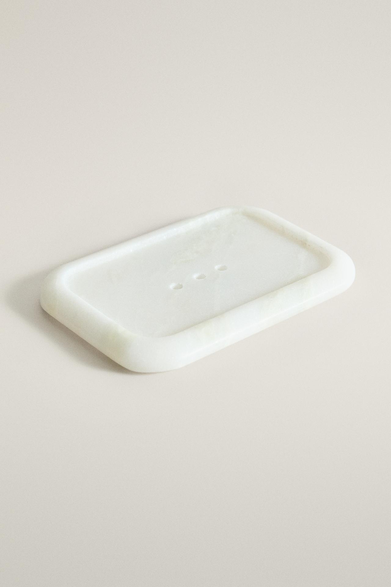 WHITE MARBLE BATHROOM SOAP DISH — white
