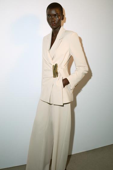 VESTE À BOUTONNAGE CROISÉ AVEC BOUCLE - Écru de Zara - Image 2