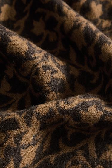 WOLLEDECKE BLUMEN - Hellbeige von Zara
