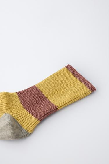 CHAUSSETTES LONGUES À RAYURES - Moutarde de Zara - Image 1
