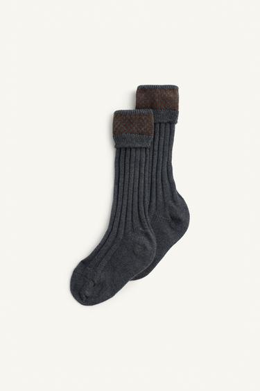 LIMITED EDITION LONG RIBBED SOCKS - KHAKI by Zara
