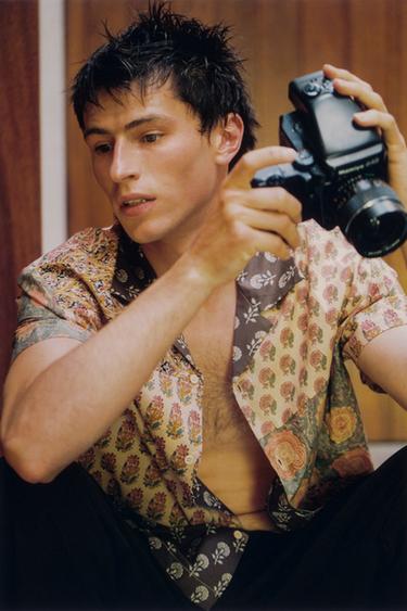CAMISA RELAXED FIT AMB ESTAMPAT PATCHWORK - Ocre de Zara