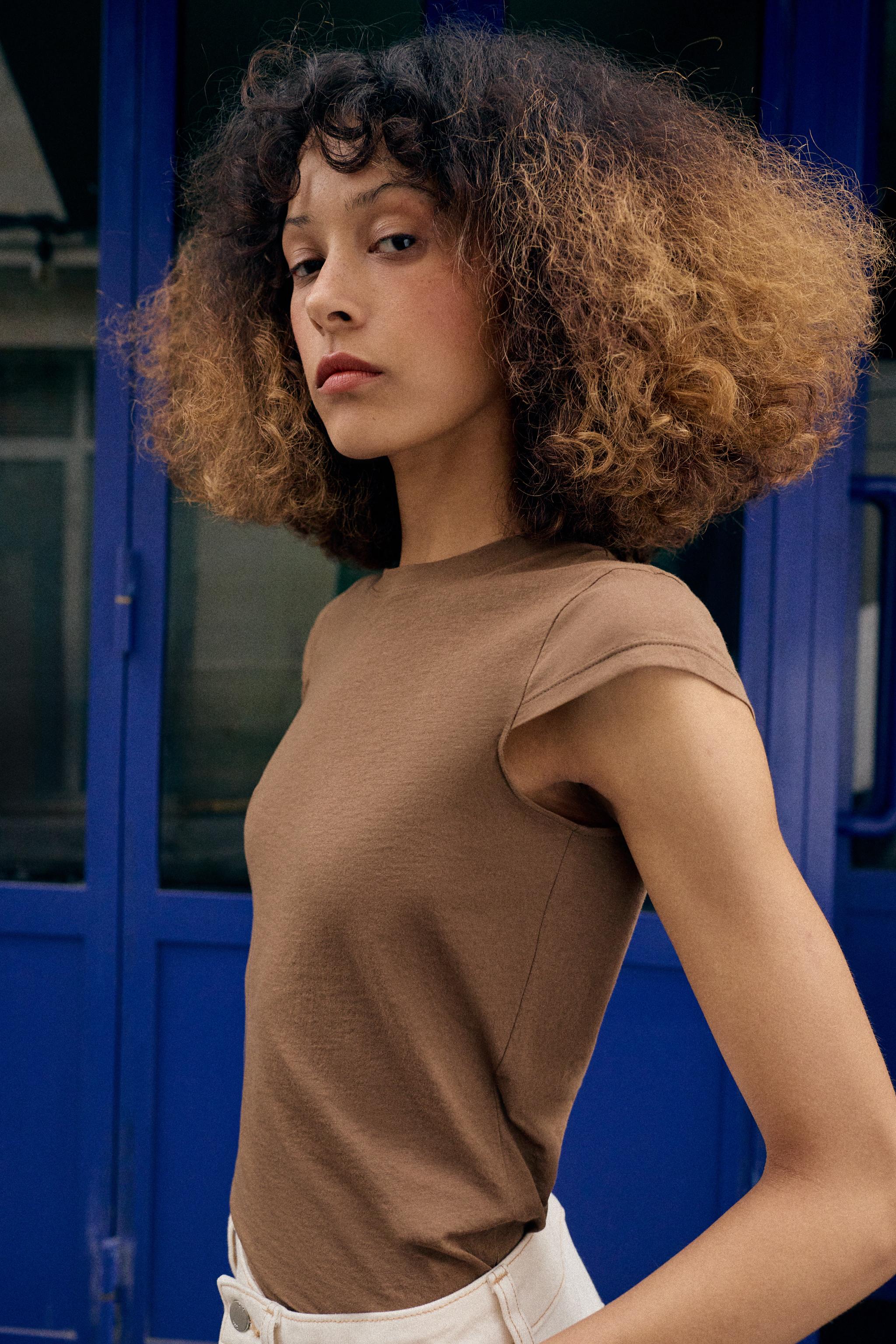 T-SHIRT MINIMAL MANCHES COURTES