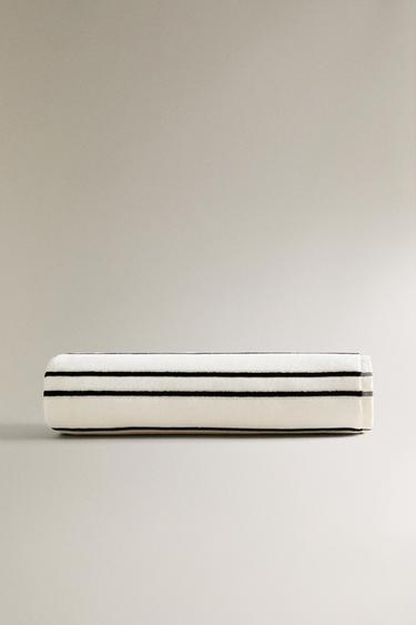 SERVIETTE DE PLAGE VELOURS RAYURES FINES - Écru / Noir de Zara - Image 1