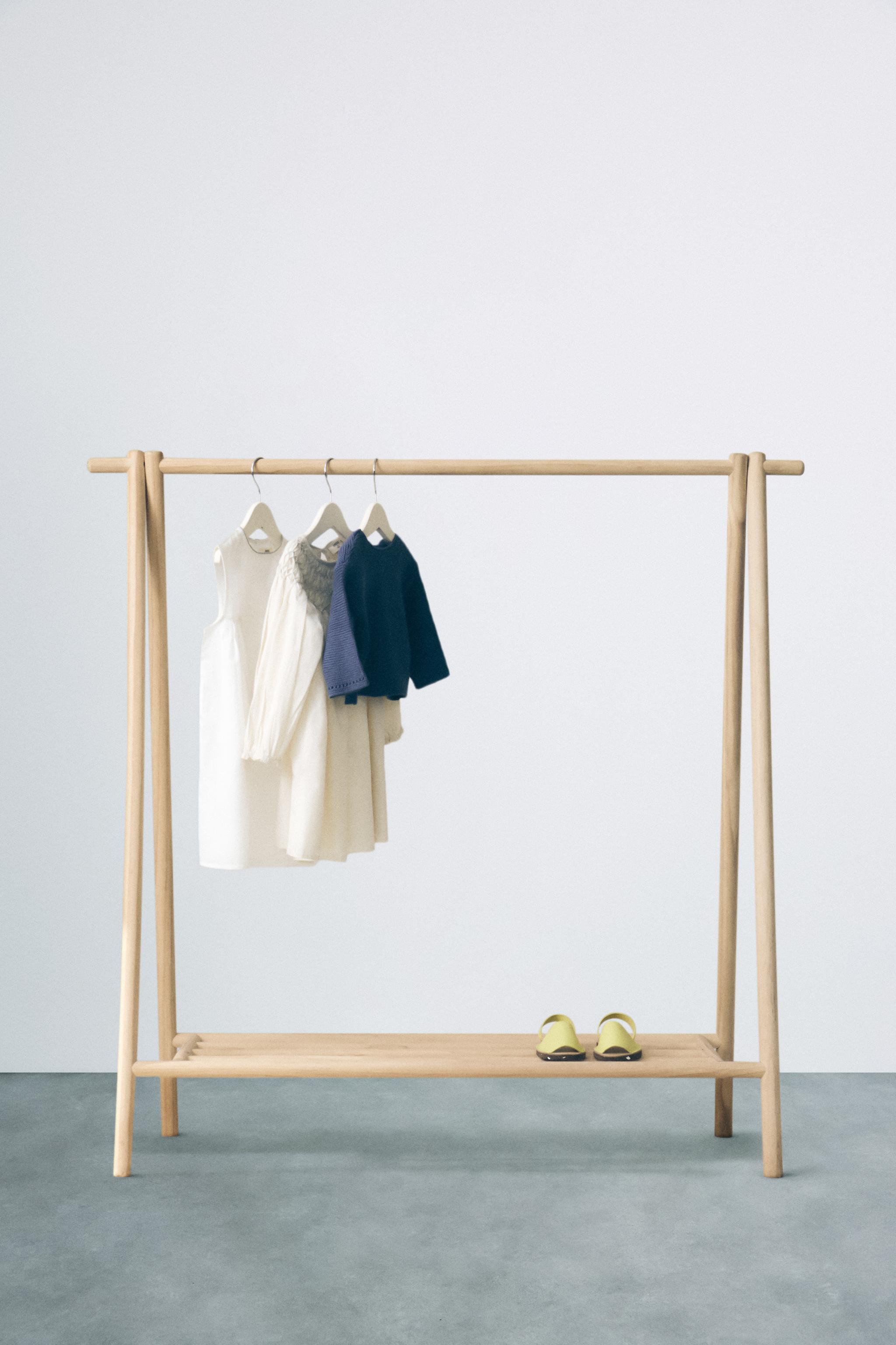 Zara  ハンガーラック WOODEN CLOTHES RACK - Light beige | ZARA United States