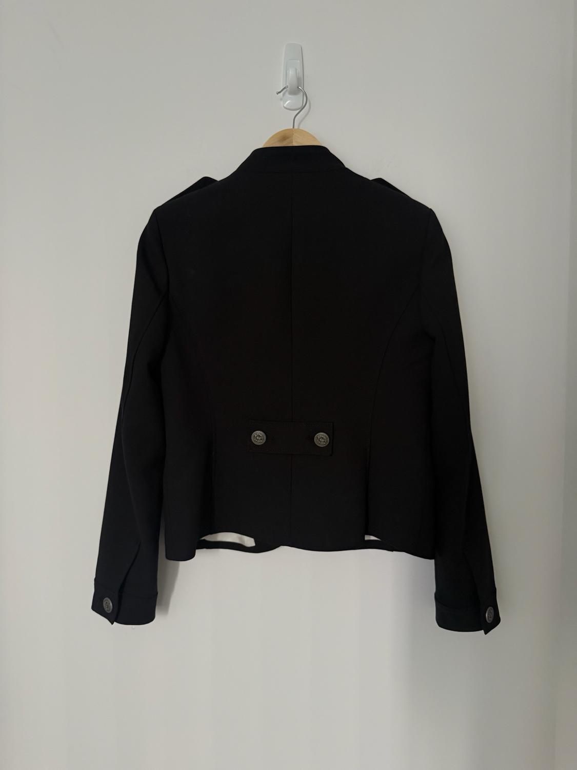 FITTED JACKET WITH BUTTONS AND SHOULDER PADS - Image 4