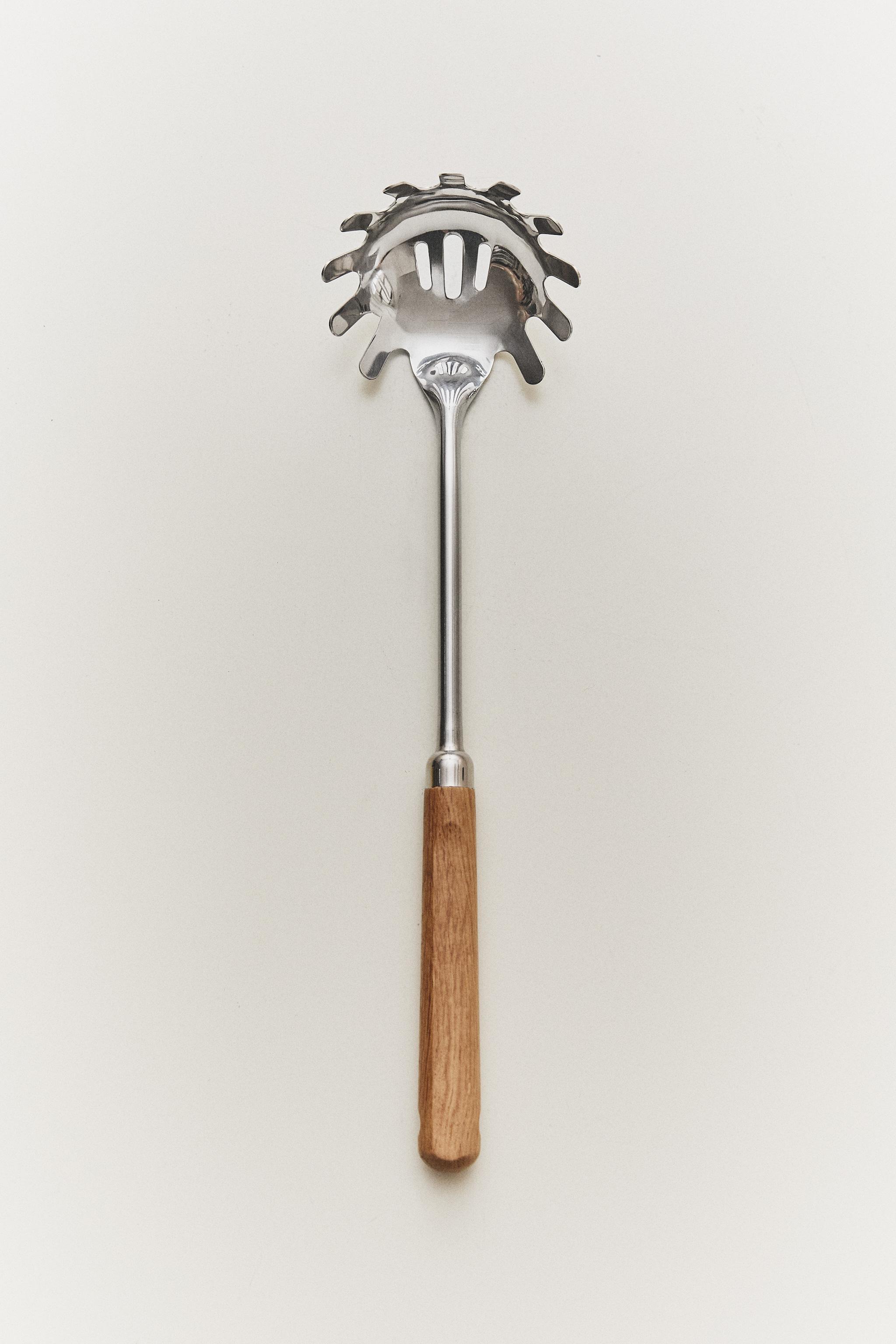 STEEL OAK WOOD PASTA SPOON — Light brown