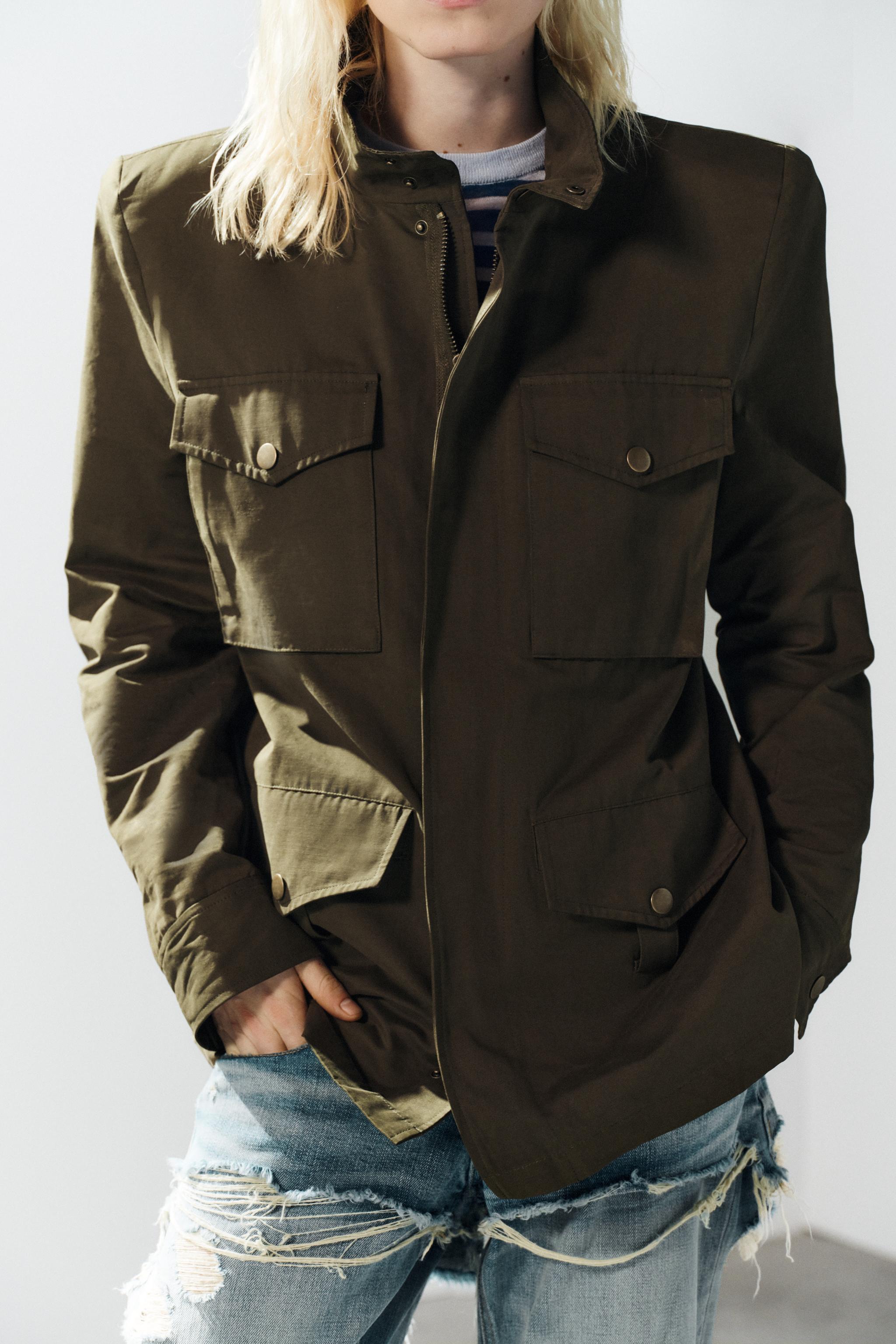 VESTE À ÉPAULETTES ET POCHES