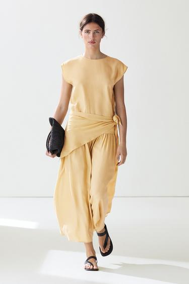 Robe midi fluide à détail foulard - Moutarde de Zara - Image 0