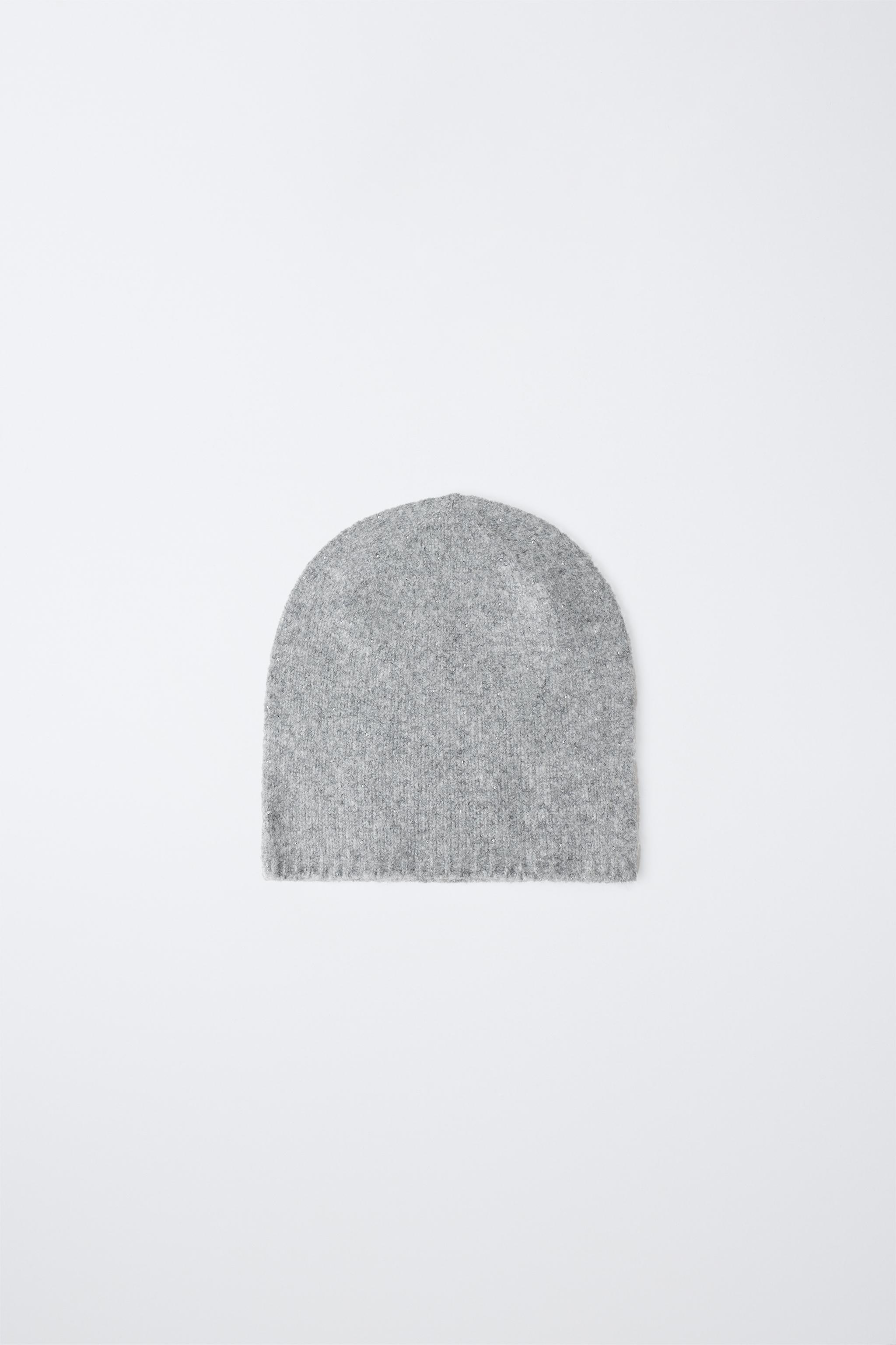 BONNET EN MAILLE BRODÉ