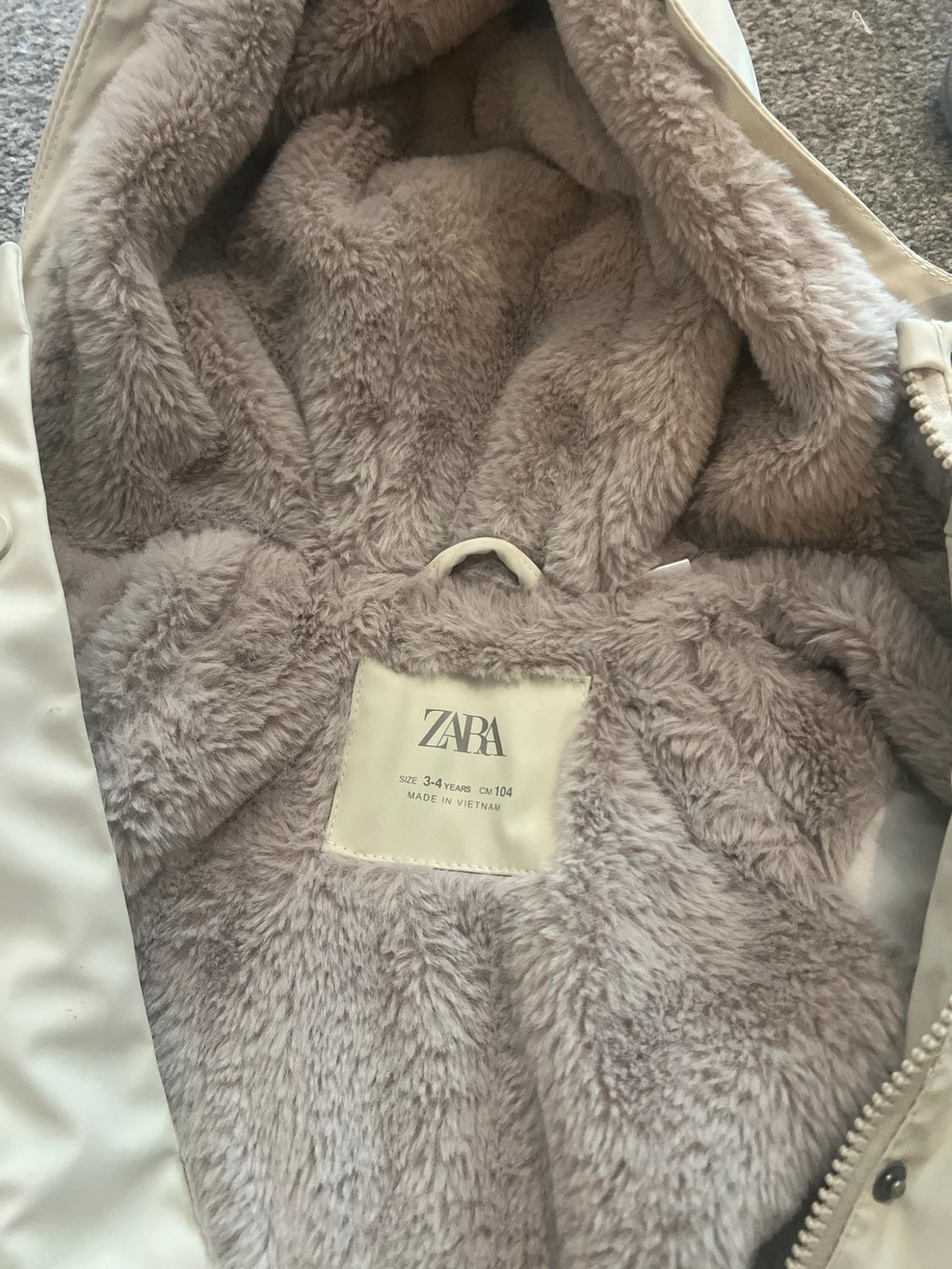 RUBBERISED RAINCOAT WITH FAUX FUR - Image 3