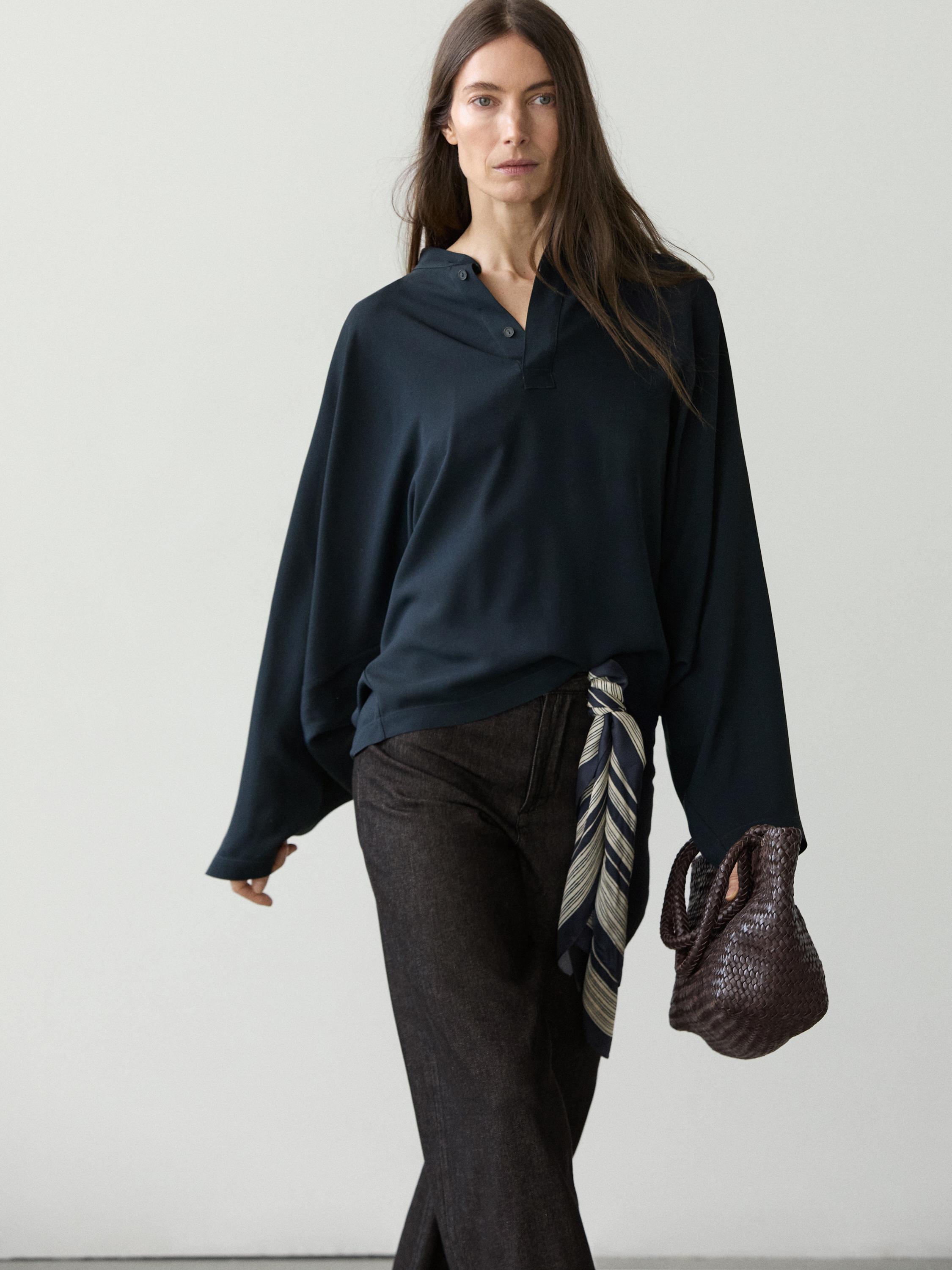 Flowing stand collar blouse — Navy blue