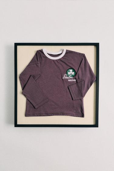 T-SHIRT AVEC PIÈCE ÉQUIPES NBA - Marron de Zara