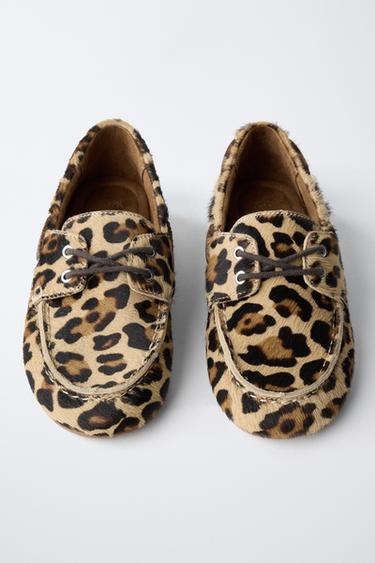 CHAUSSURES BATEAU EN CUIR LÉOPARD - Marron de Zara - Image 3