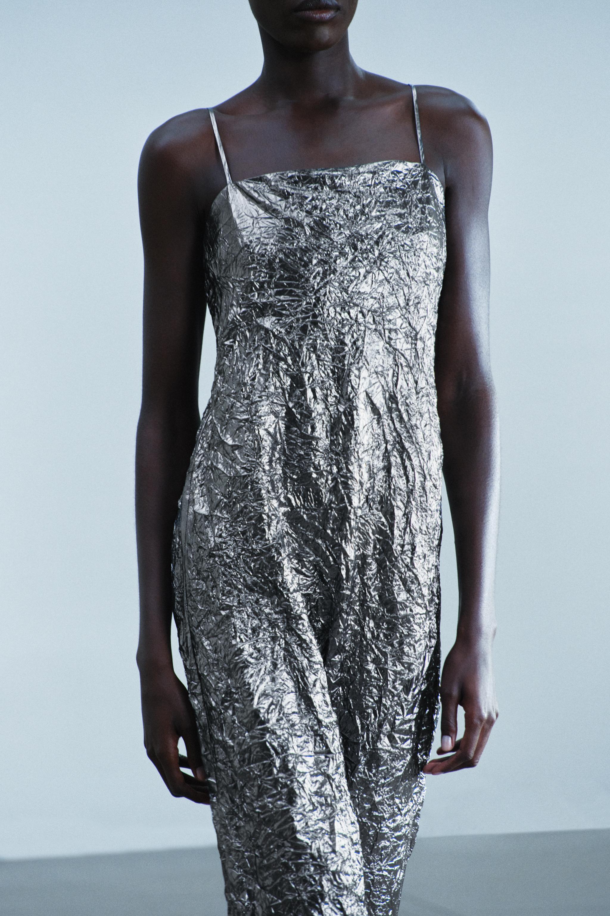 ROBE LONGUE À EFFET MÉTALLISÉ FROISSÉ