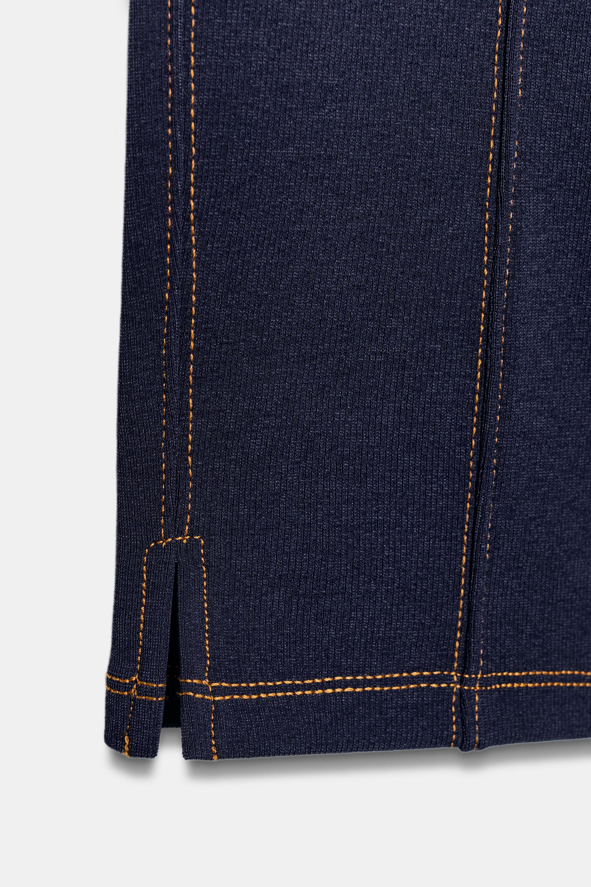 PANTALON CAPRI À SURPIQÛRES EN CONTRASTE