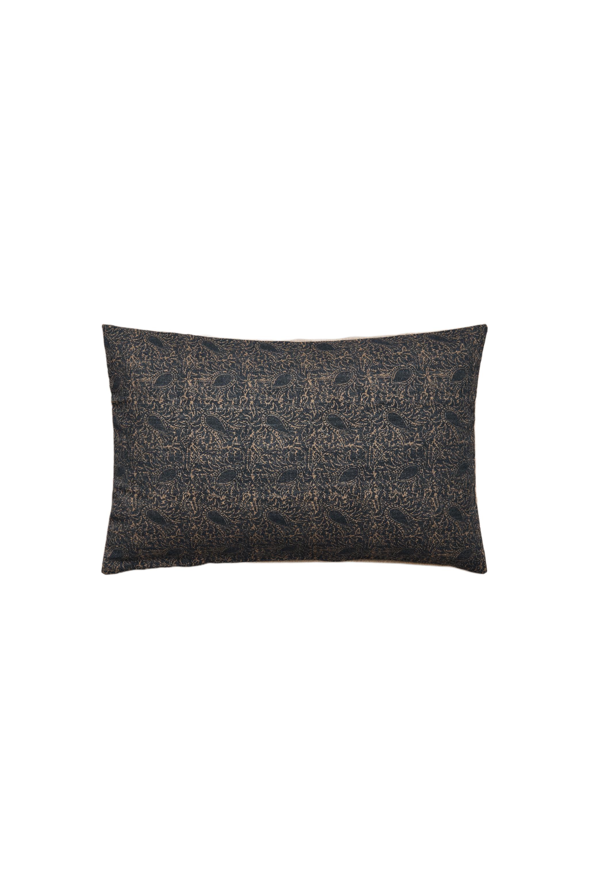 ZARA  クッション3個 ジャガード 無地 展示品 Z-2603CU2 楽天市場】zara home（クッションカバー｜クッション・座布団