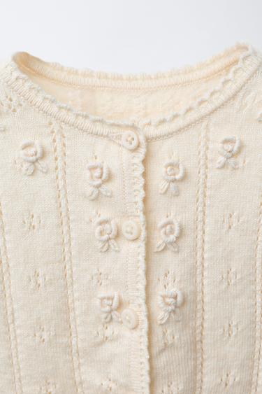 GILET EN MAILLE AJOURÉE ET BRODÉE - Écru de Zara - Image 2