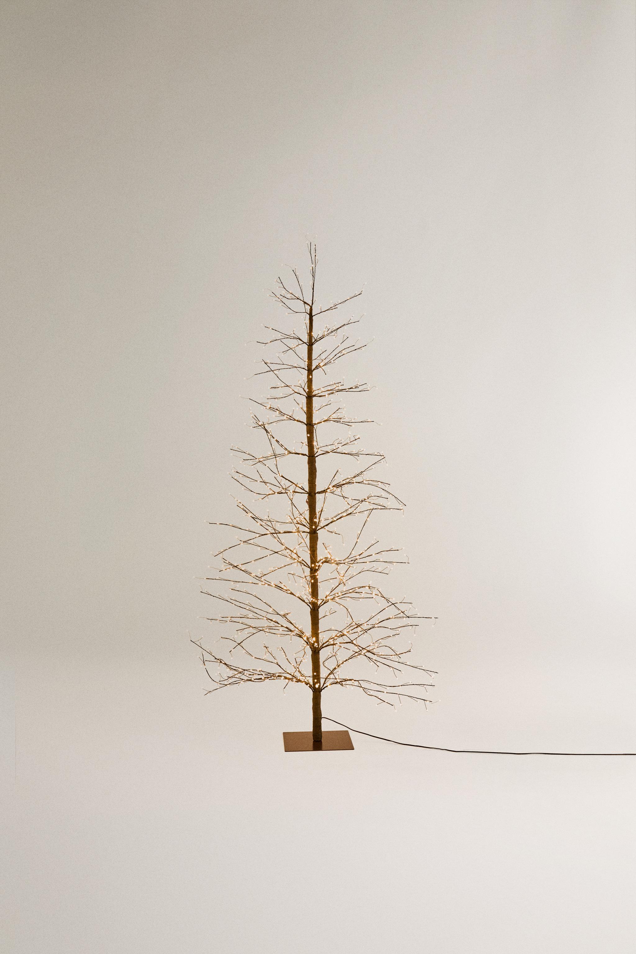 LED LIGHT CHRISTMAS TREE (70.9")