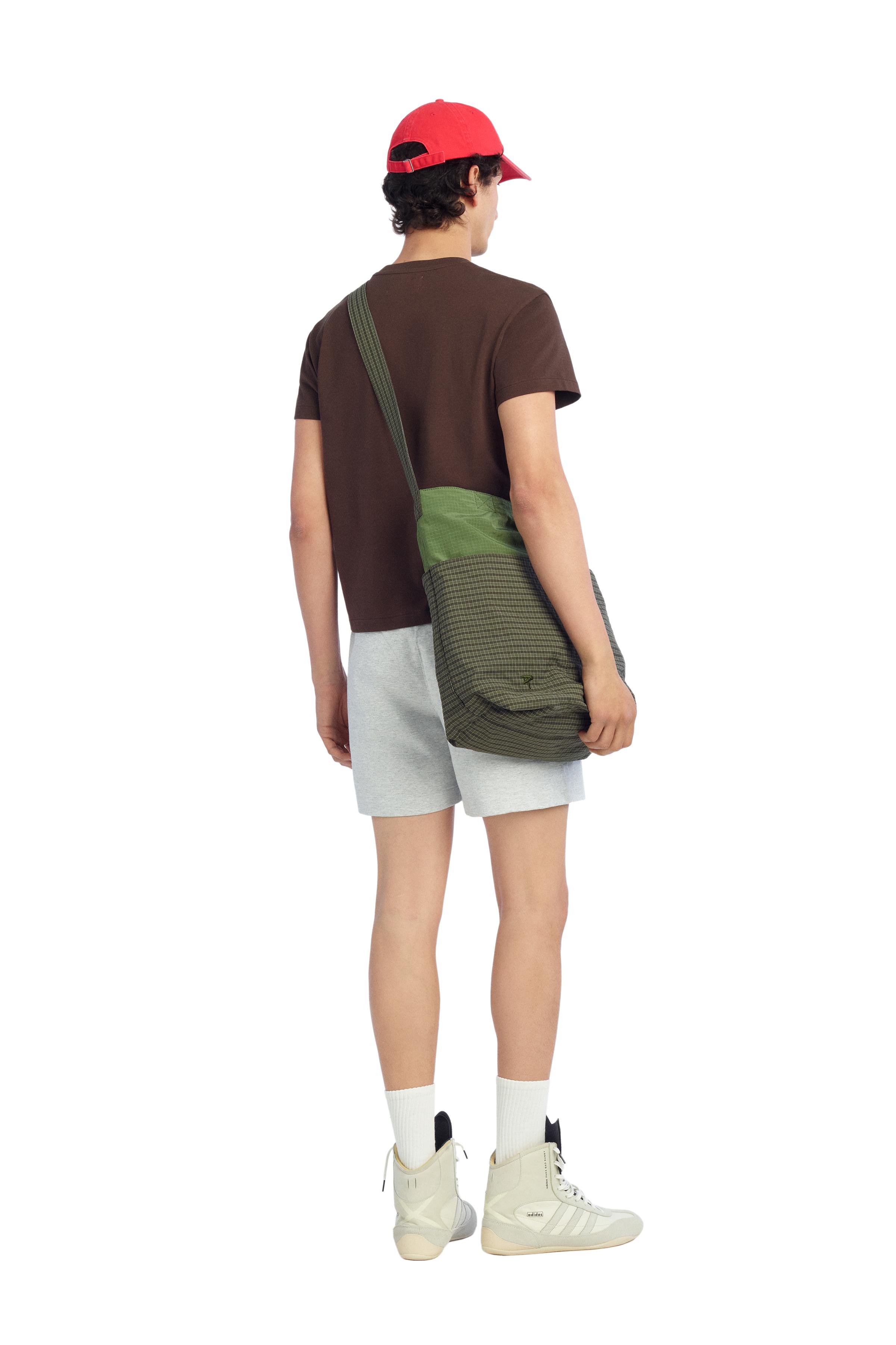 SLIM CROPPED FIT T-SHIRT — Brown