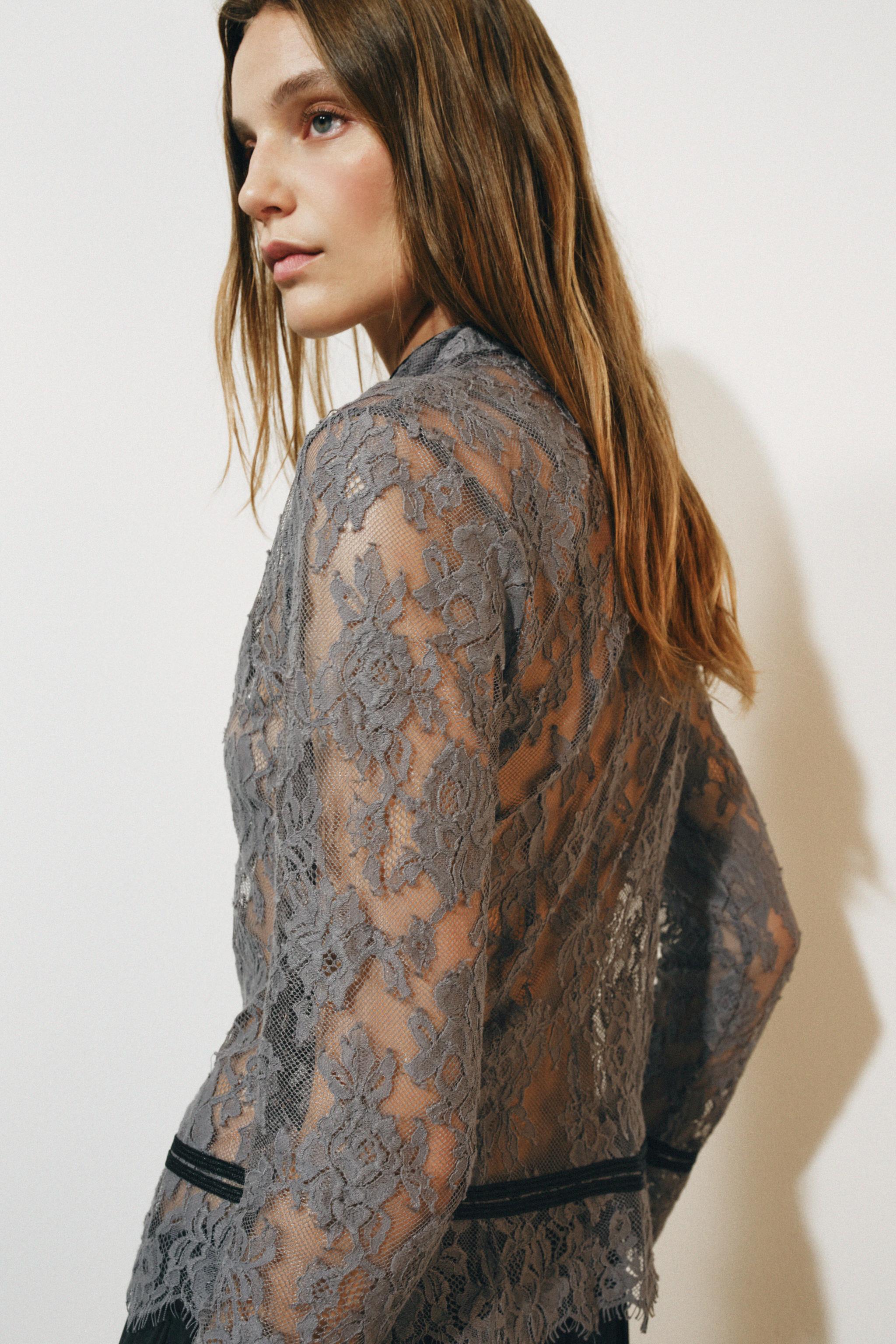 Женские рубашки Zara ZW COLLECTION LACE SHIRT WITH FROG FASTENING — фото 3