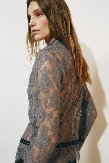 CHEMISE EN DENTELLE À BRANDEBOURGS ZW COLLECTION - Gris moyen de Zara - Image 2