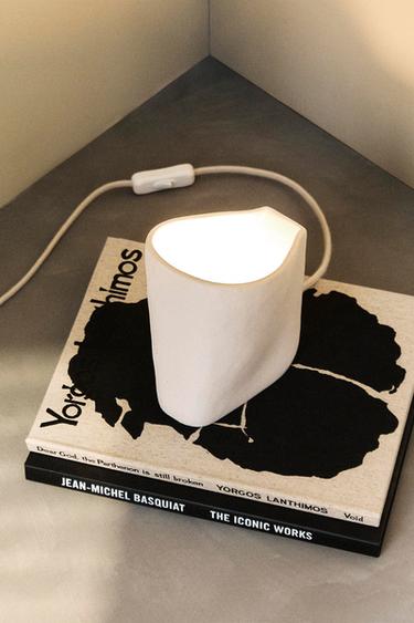 LÁMPARA SOBREMESA - Blanco de Zara