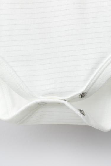 LOT DE CINQ BODYS ÉTOILES ET RAYURES - Multicolore de Zara