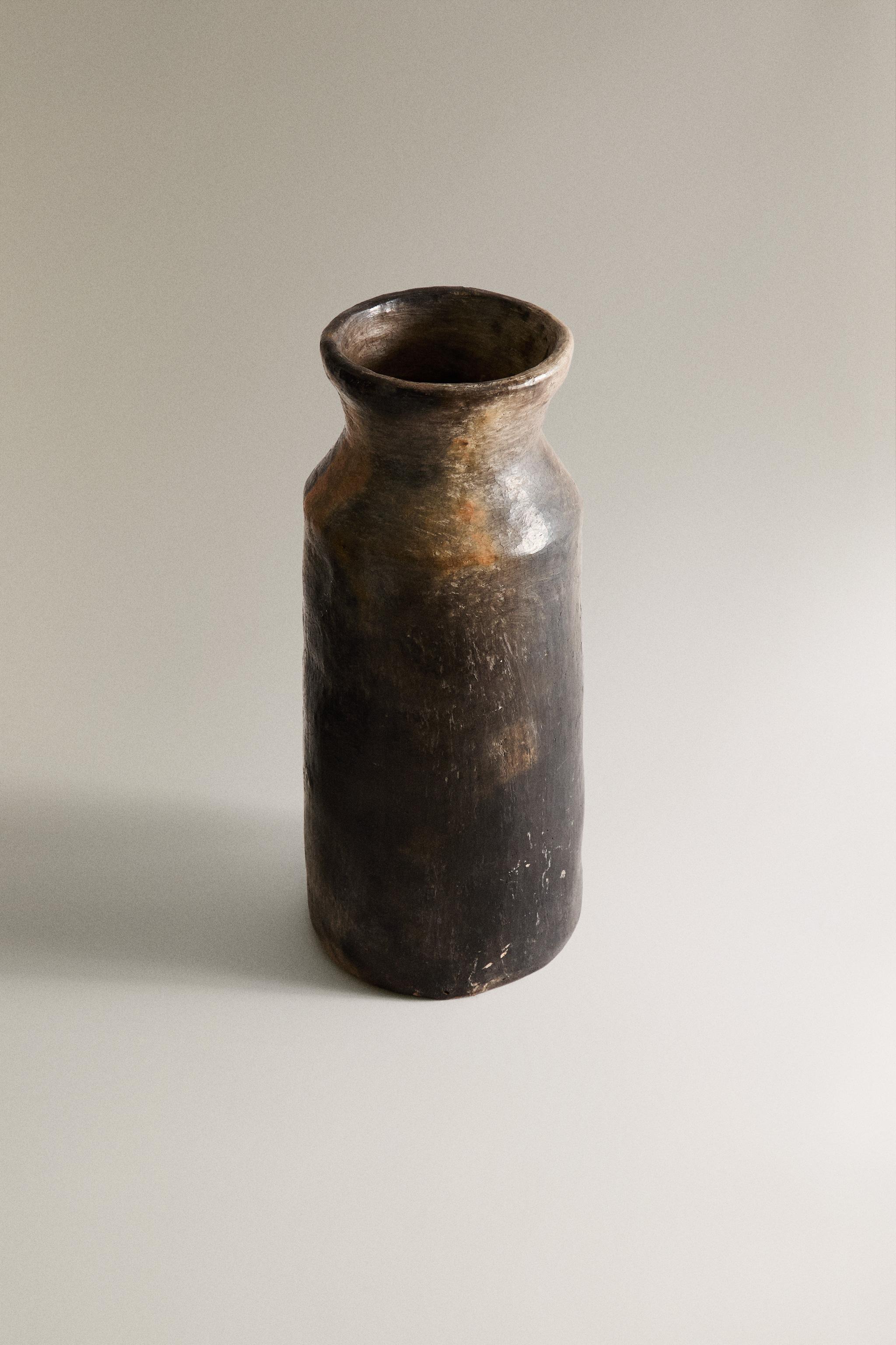VASE EN CÉRAMIQUE CYLINDRIQUE