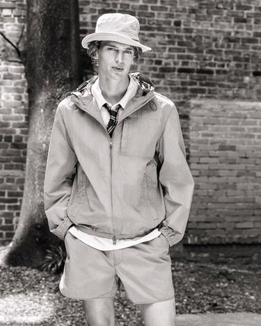 إطلالة - تيجا الخاص بـ Zara