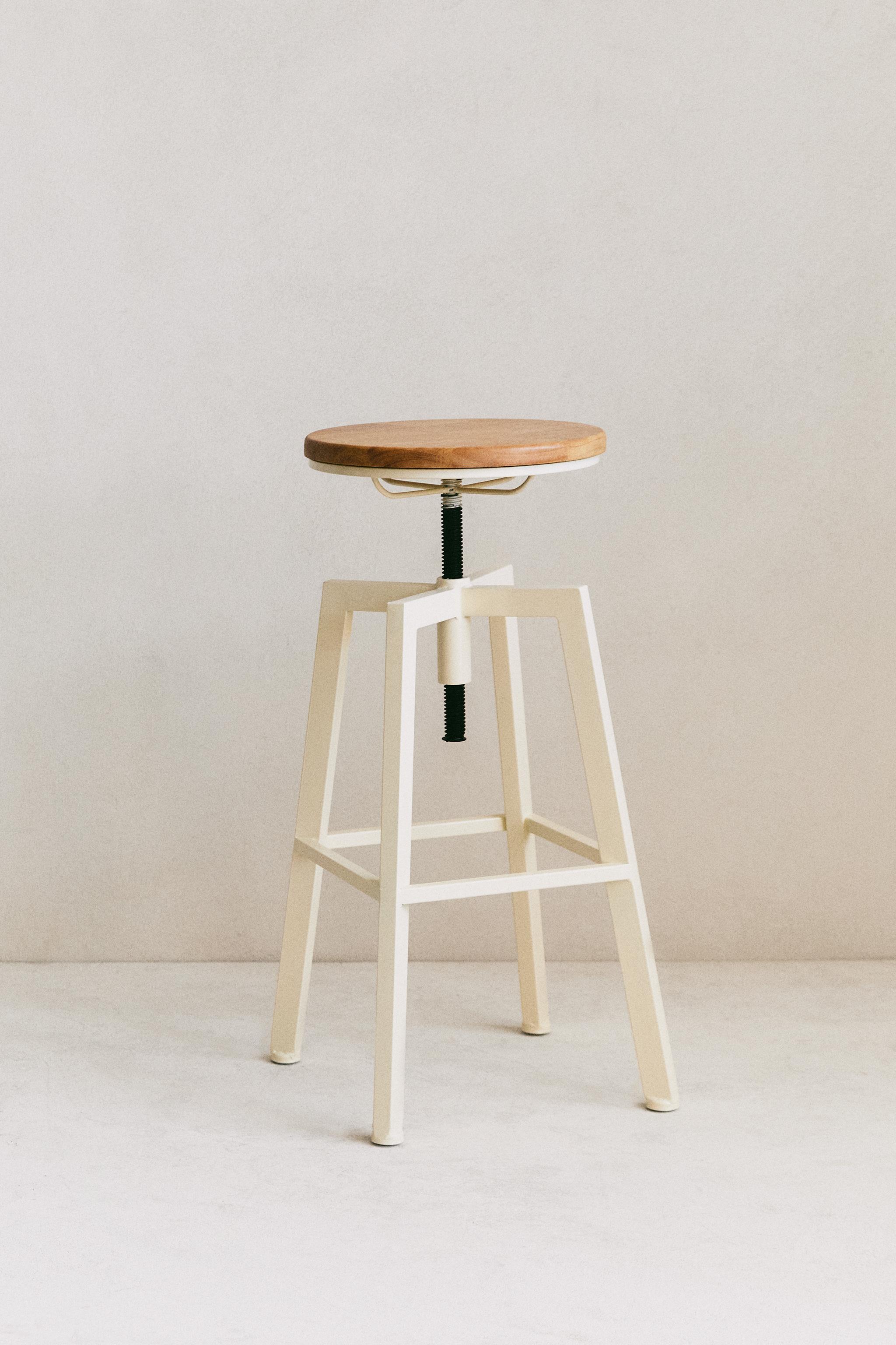 値下不可 ZARA HOME 木製ラウンドスツール H50cm 3本脚 2 キッチン 家具 | Zara Home 日本/Japan