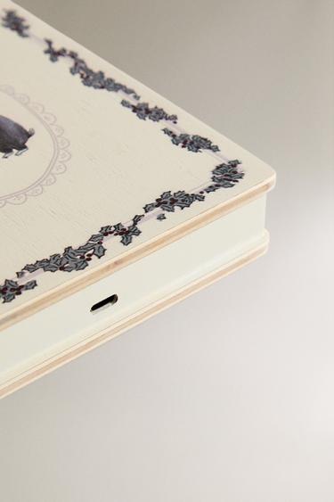 LAMPE VEILLEUSE LIVRE « HISTORY OF ART » NOËL - Marron foncé de Zara - Image 2