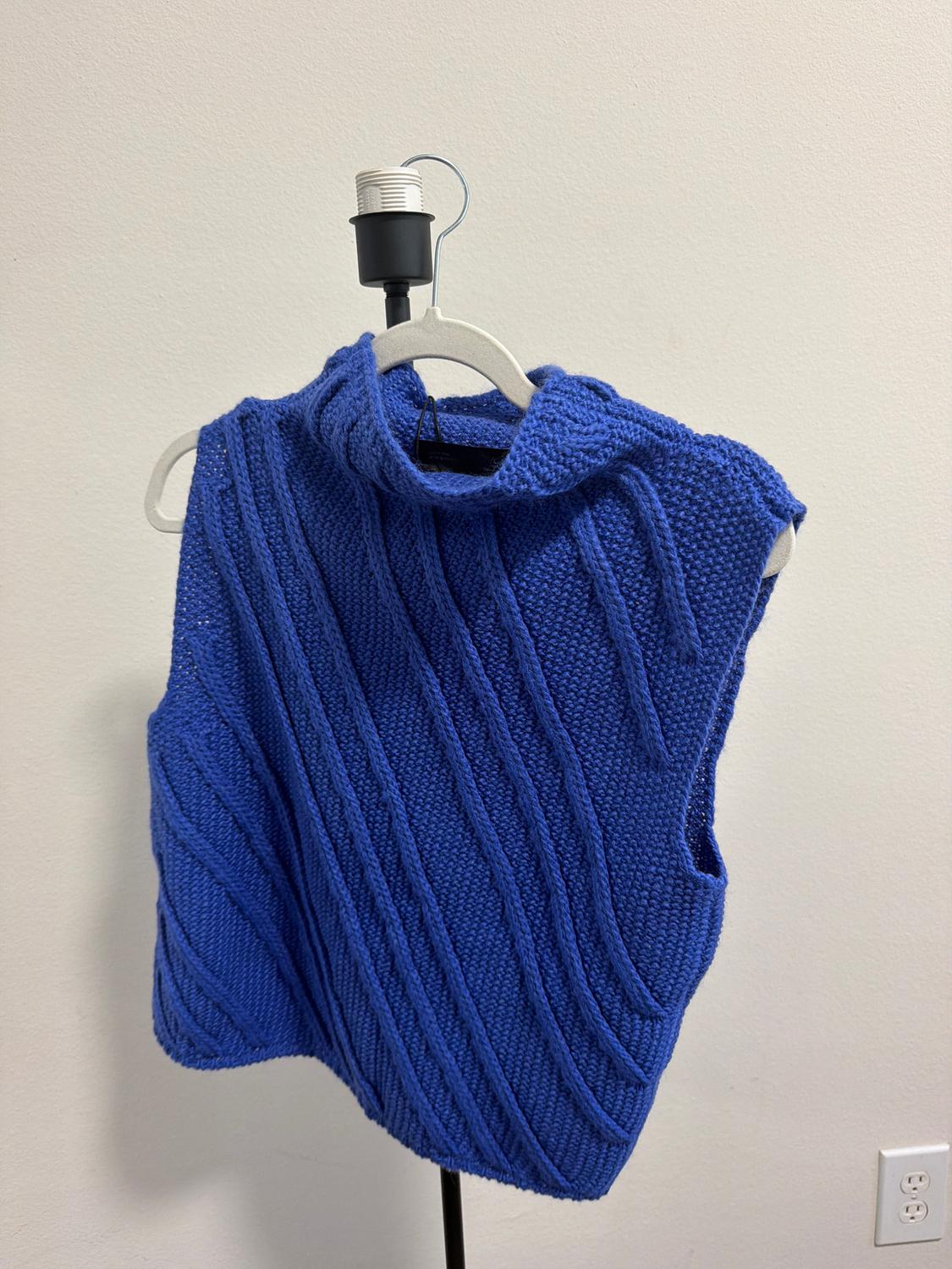 TEXTURED KNIT VEST - Image 3
