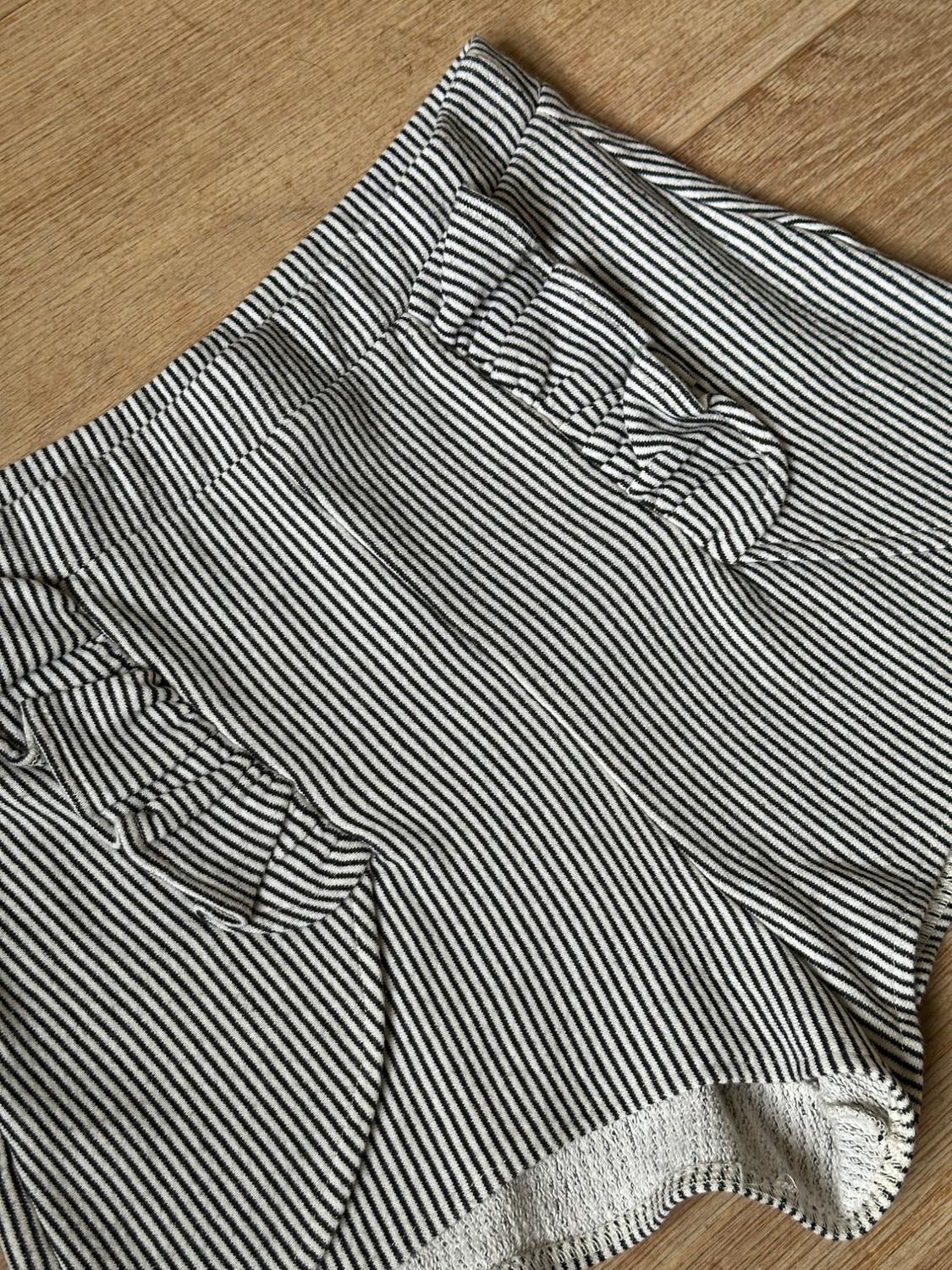 SHORTS WITH RUFFLES IN THE FRONT - Image 2