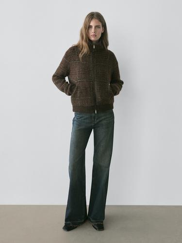 Jeans flare fit tiro medio - 470 de Zara