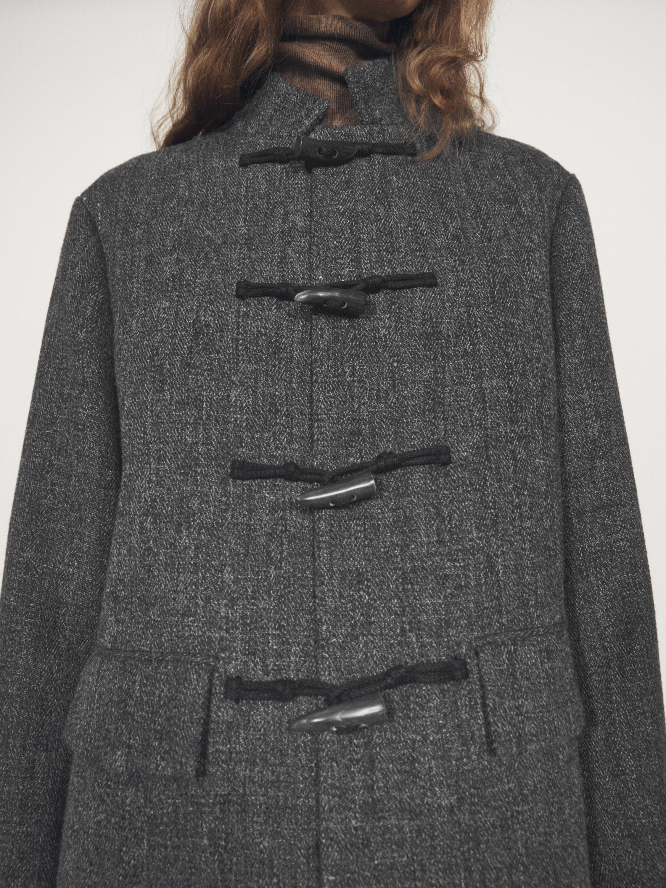 Manteau mi-long à boutons corne