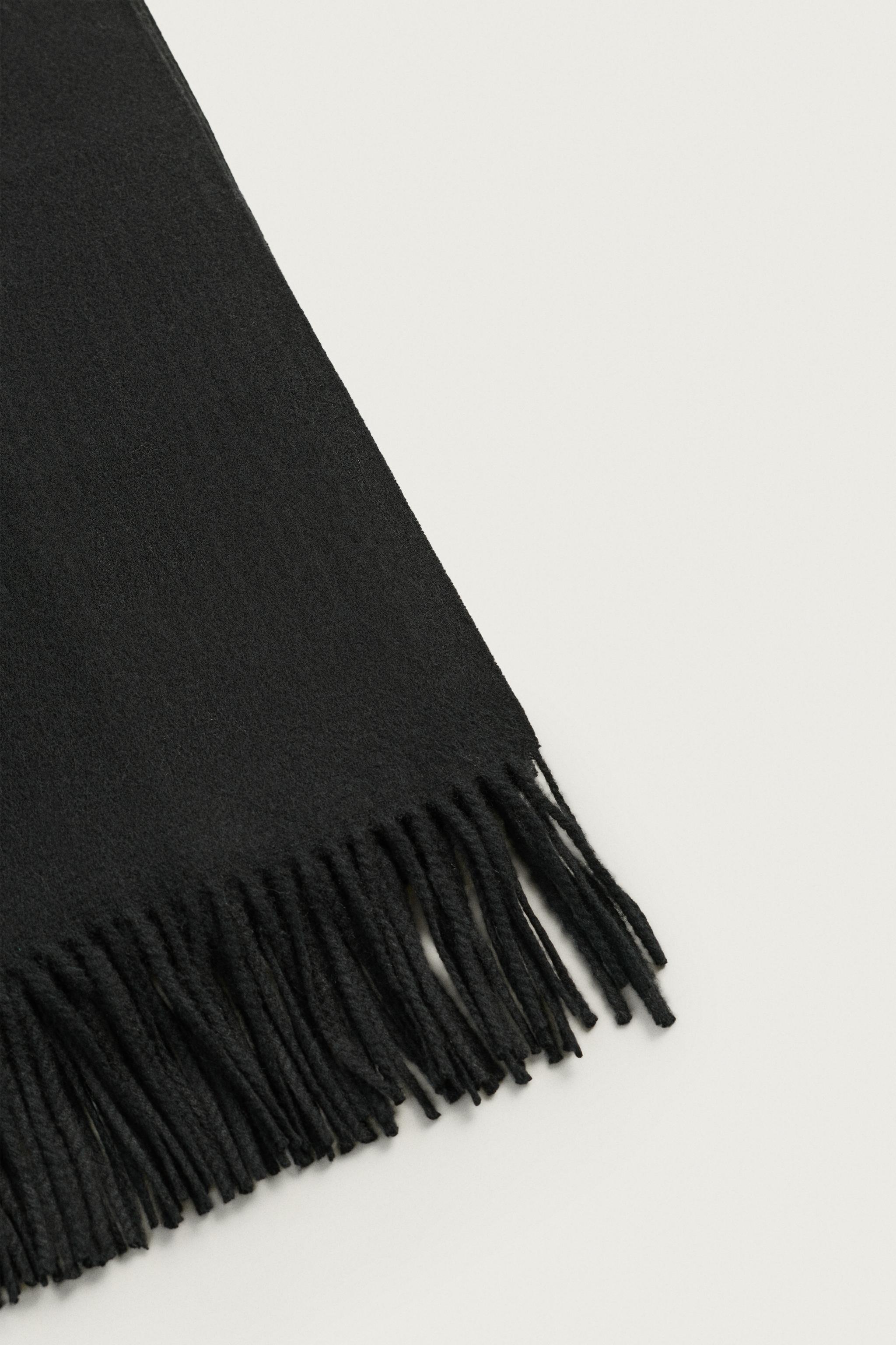 FRINGED SCARF